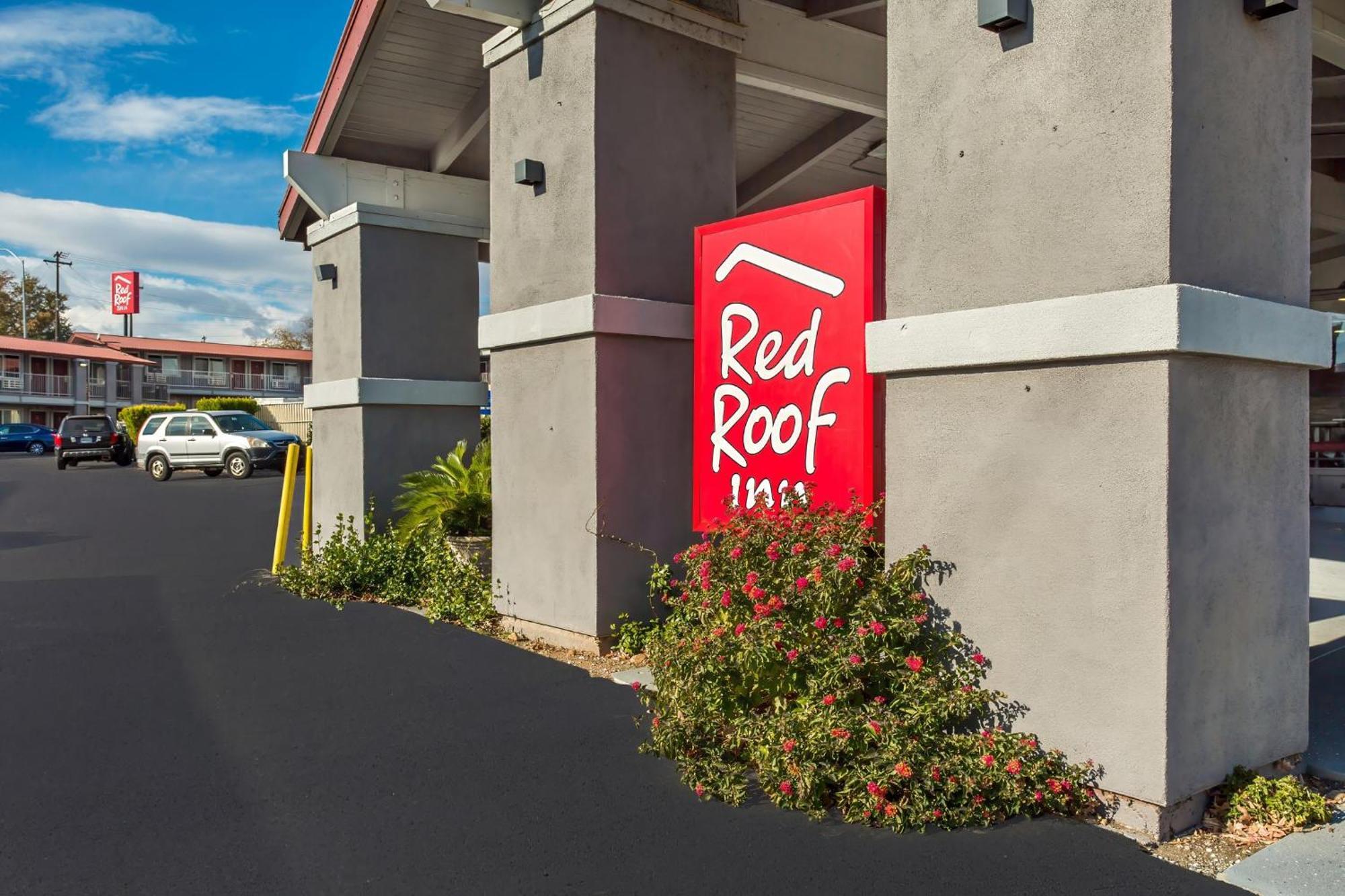 Red Roof Redding