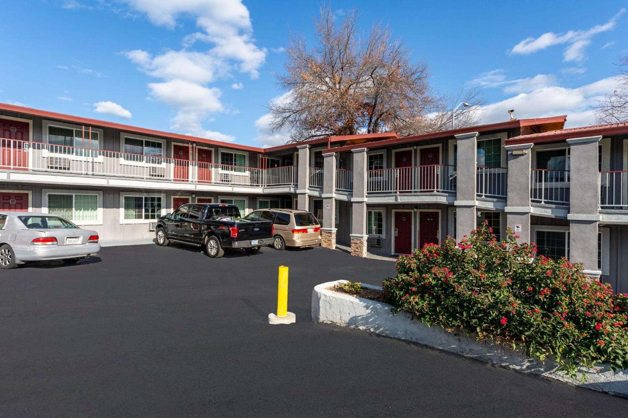 Red Roof Motel Redding